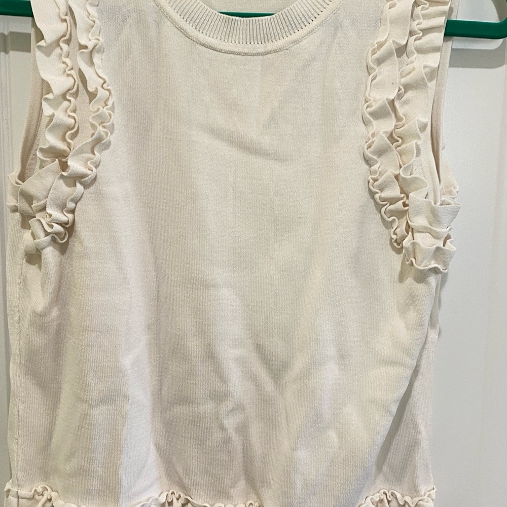 Ivanka Trump top size medium